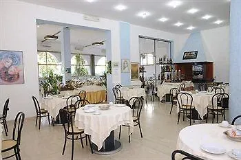 מלון Joli
